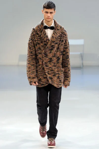 Look 4